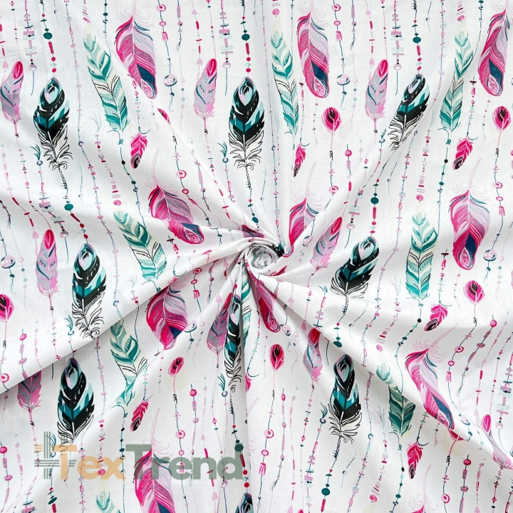 Baumwolle 100% Federn mit Perlen rosa-grün auf weißem Hintergrund  