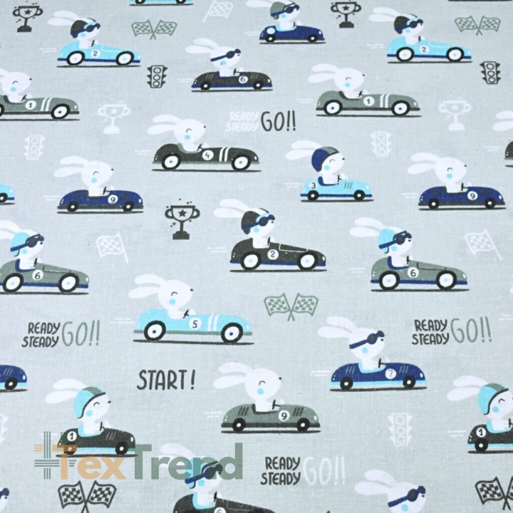 Flanell Rennkaninchen auf grauem Hintergrund  