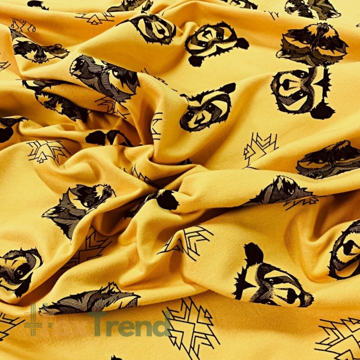 Sweatshirtstoff Loop - schwarze Waschbären auf senfgelbem Hintergrund  