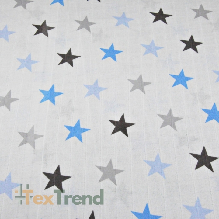 Baumwoll-Musselin mit blauen und grauen Sternen auf weißem Hintergrund  