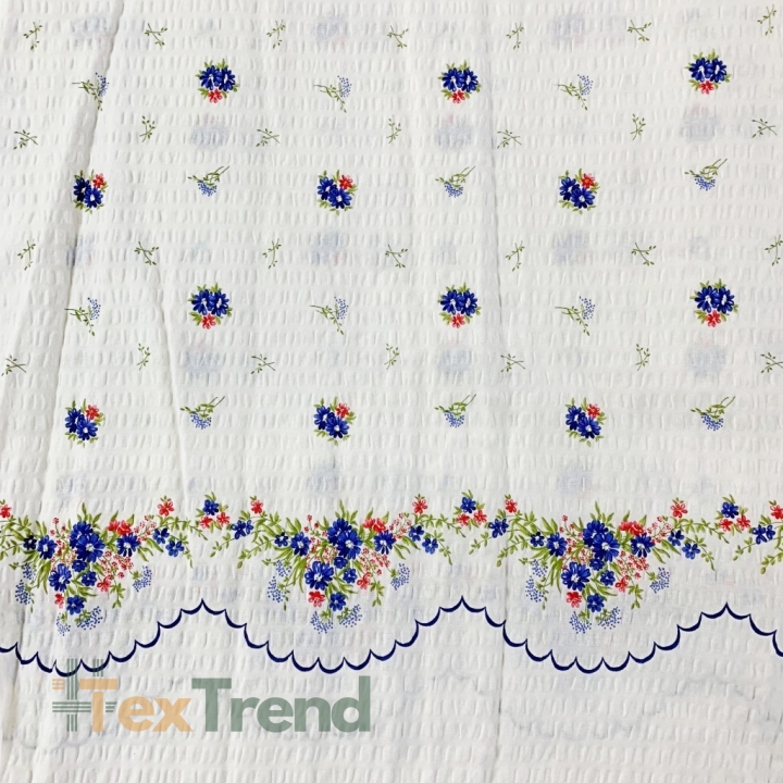 Baumwoll-Kora Kornblumen auf weißem Hintergrund  