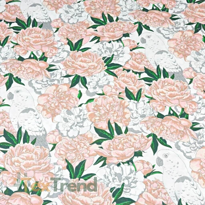 100% Baumwolle rosa Blumen mit Papageien auf weißem Hintergrund  