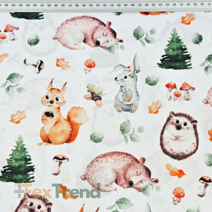 100% Baumwolle - orange-grüne Waldtiere auf weißem Hintergrund  