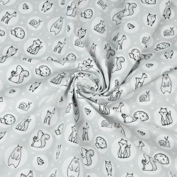 100% Baumwolle - Waldtiere in Rädern auf grauem Hintergrund  