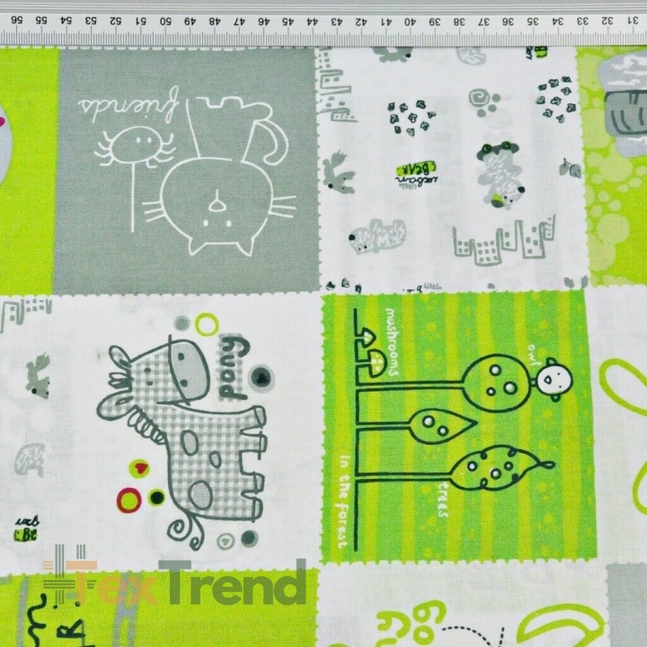 100% Baumwolle - Patchwork Tiere in grün-grau auf weißem Hintergrund  