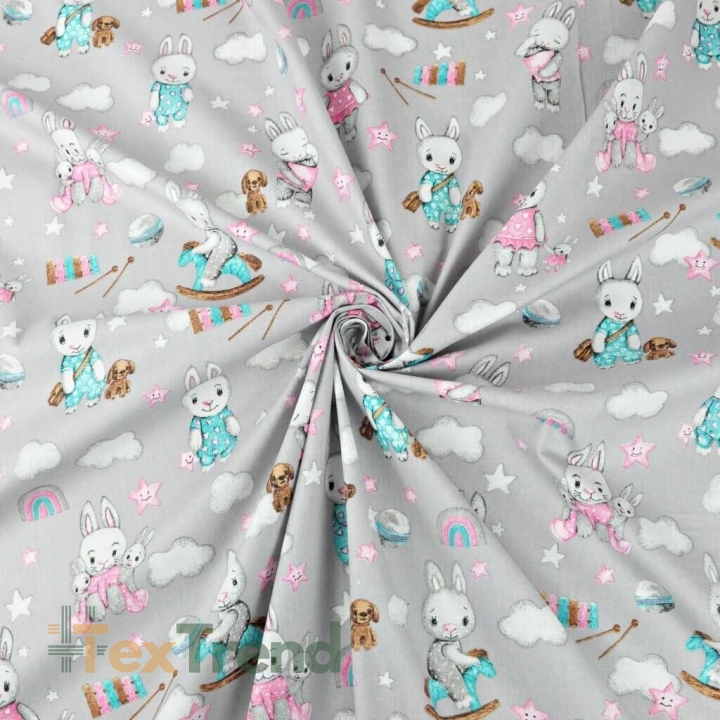 Baumwolle 100% Kaninchen in rosa-türkis-grau mit Wolken auf grauem Hintergrund  