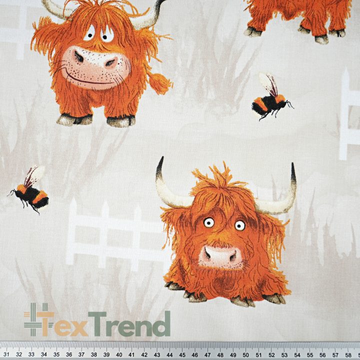 Bawełna 100% zwierzęta krowy na beżowym tle