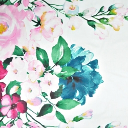 Baumwolle 100% große fuchsia-, rosa- und türkisfarbene Blumen auf weißem Hintergrund  