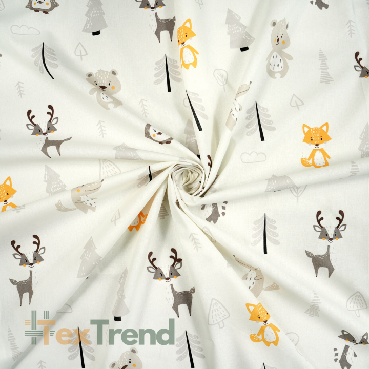 100% Baumwolle mit Tieren und Bäumen auf ecrufarbenem Hintergrund