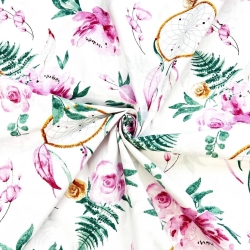 100% Baumwolle mit rosa Blumen und Traumfängern auf weißem Hintergrund  