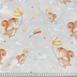 100% Baumwolle Eichhörnchen mit Blumen auf grau-beigem Hintergrund  