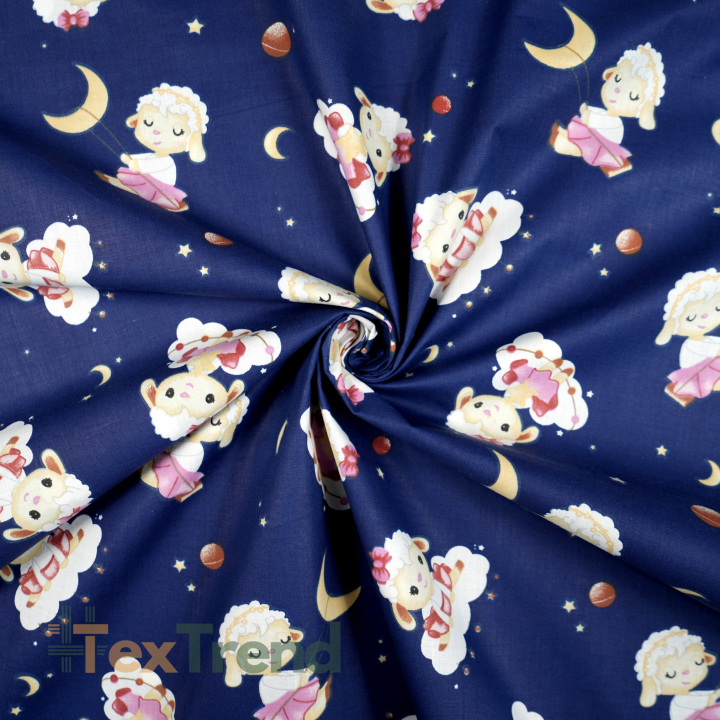 100% Baumwolle mit Schafmotiven auf dunkelblauem Hintergrund