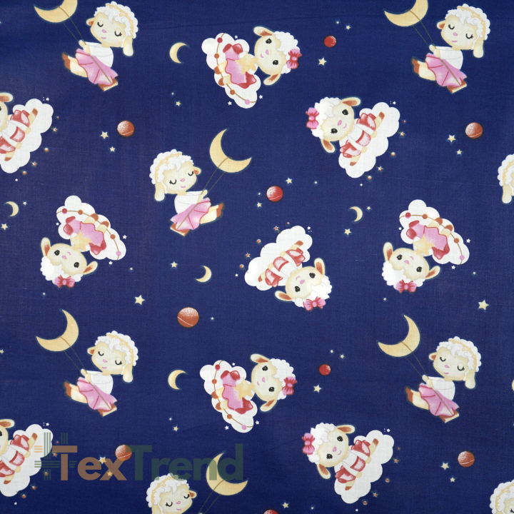 100% Baumwolle mit Schafmotiven auf dunkelblauem Hintergrund