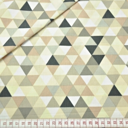 Baumwolle 100% kleine bunte Dreiecke beige auf weißem Hintergrund.  
