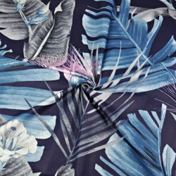 Baumwolle 100% Seerosen rosa-blau auf marineblauem Hintergrund  