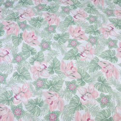 Baumwolle 100% Orchideenblüten mit Salbeiblättern auf weißem Hintergrund  