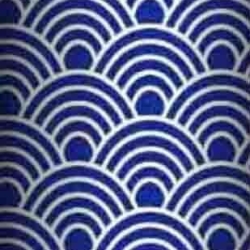 Baumwolle 100% geometrische Schuppen weiß auf marineblauem Hintergrund  