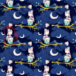 Baumwolle 100% goldene Eulen auf Ästen auf dunkelblauem Hintergrund  