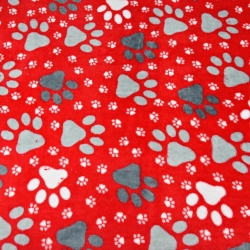 Polar Plus - graue Pfoten auf rotem Hintergrund  