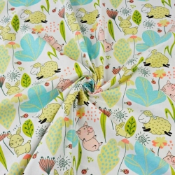 Baumwolle 100% Schweinchen mit Schafen auf der Wiese auf weißem Hintergrund  