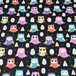 Baumwolle 100% bunte Eulen mit Bäumen auf schwarzem Hintergrund