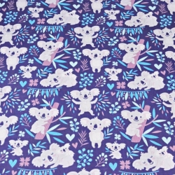 Baumwolle 100% Koala-Bären in Bäumen auf lila-dunkelblauem Hintergrund  