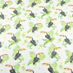 Baumwolle 100% Tukane auf Farnblättern auf weißem Hintergrund  