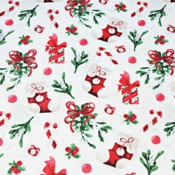 Baumwolle 100% Weihnachtsmuster mit Socken und Geschenken auf weißem Hintergrund  