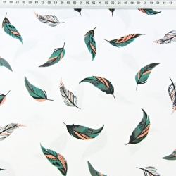 Baumwolle 100% Federn grün-ziegelrot auf weißem Hintergrund  