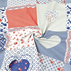 Baumwolle 100% Patchwork in Herzen weiß-blau-rot  