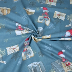 Baumwolle 100% Weihnachtsmuster Wichtel mit Briefen und Geschenken auf schmutzig-blauem Hintergrund  