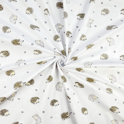 100% Baumwolle mit braunen Igeln auf weißem Hintergrund  