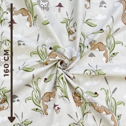 Baumwolle 100% Eichhörnchen auf der Hängematte auf hellbeigem Hintergrund  