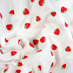 Musselin Double Gauze bedruckt mit Erdbeeren  