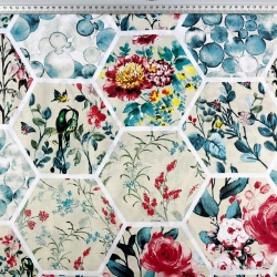 100% Baumwolle Patchwork mit bunten Blumen auf ecrufarbenem Hintergrund - 220cm  