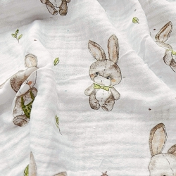 Doppel-Gaze Musselin bedruckt mit Kaninchen auf weißem Hintergrund  