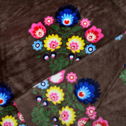 Polar plus wzór łowicki kolorowy na brązowym tle