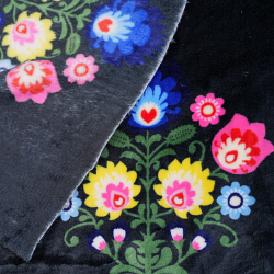 Polar plus wzór łowicki kolorowy na czarnym tle