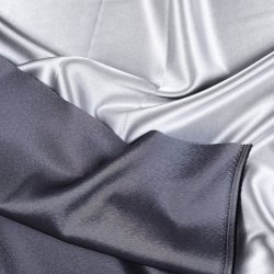Zweifarbige Bekleidungsstoff Satin / Taft - Silber mit lila Reflexen 56