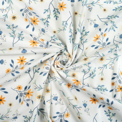 100% Baumwolle mit Blumen auf Salbeizweigen vor weißem Hintergrund