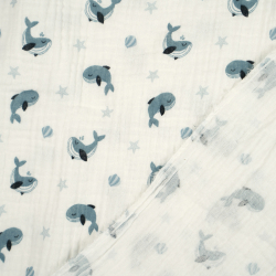 Muślin double gauze drukowany wieloryby niebieskie