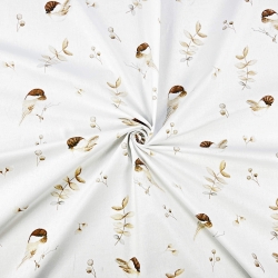 100% Baumwolle mit braunen Spatzen und Zweigen auf weißem Hintergrund  