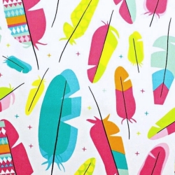 Baumwolle 100% große bunte Federn auf weißem Hintergrund