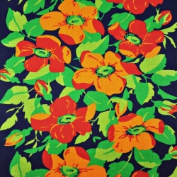 Liegefläche Stoff orange-rote Blumen auf marineblauem Hintergrund  