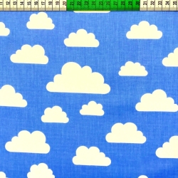 Baumwolle 100% Wolken weiß auf blauem Hintergrund  