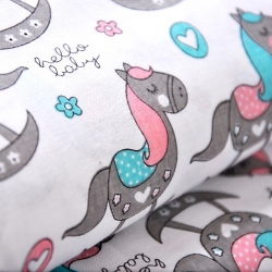 Baumwolle 100% Schaukelpferde grau-mint auf weißem Hintergrund  