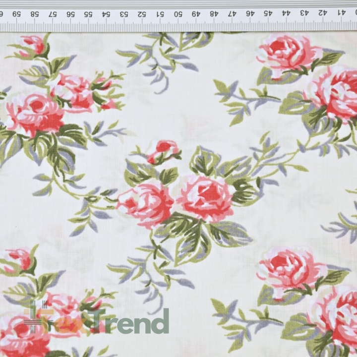 Baumwolle 100% Rosenblüten rosa auf ecrufarbenem Hintergrund  