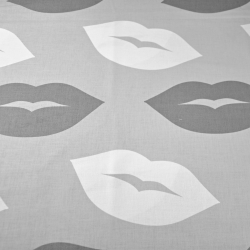 Baumwolle 100% Lippen weiß-grau auf grauem Hintergrund.  