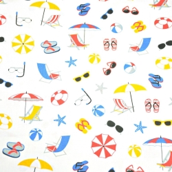 Baumwolle 100% bunte Strandartikel auf weißem Hintergrund  