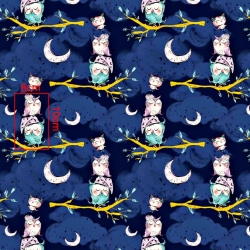 Baumwolle 100% goldene Eulen auf Ästen auf dunkelblauem Hintergrund  